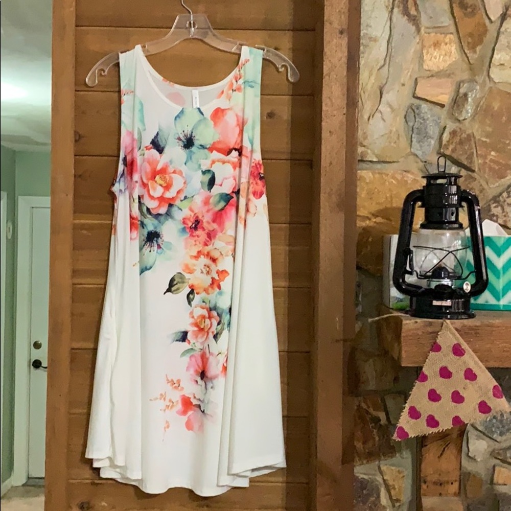 Tank Top Blouse with beautiful flowers